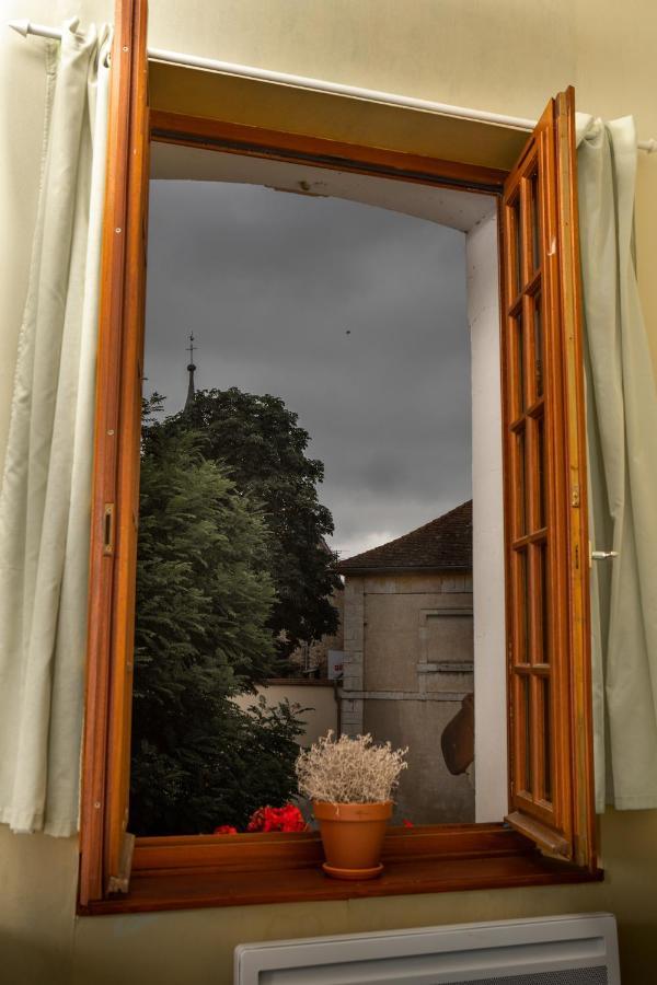 Hostellerie Du Chateau Bellenaves Exterior foto